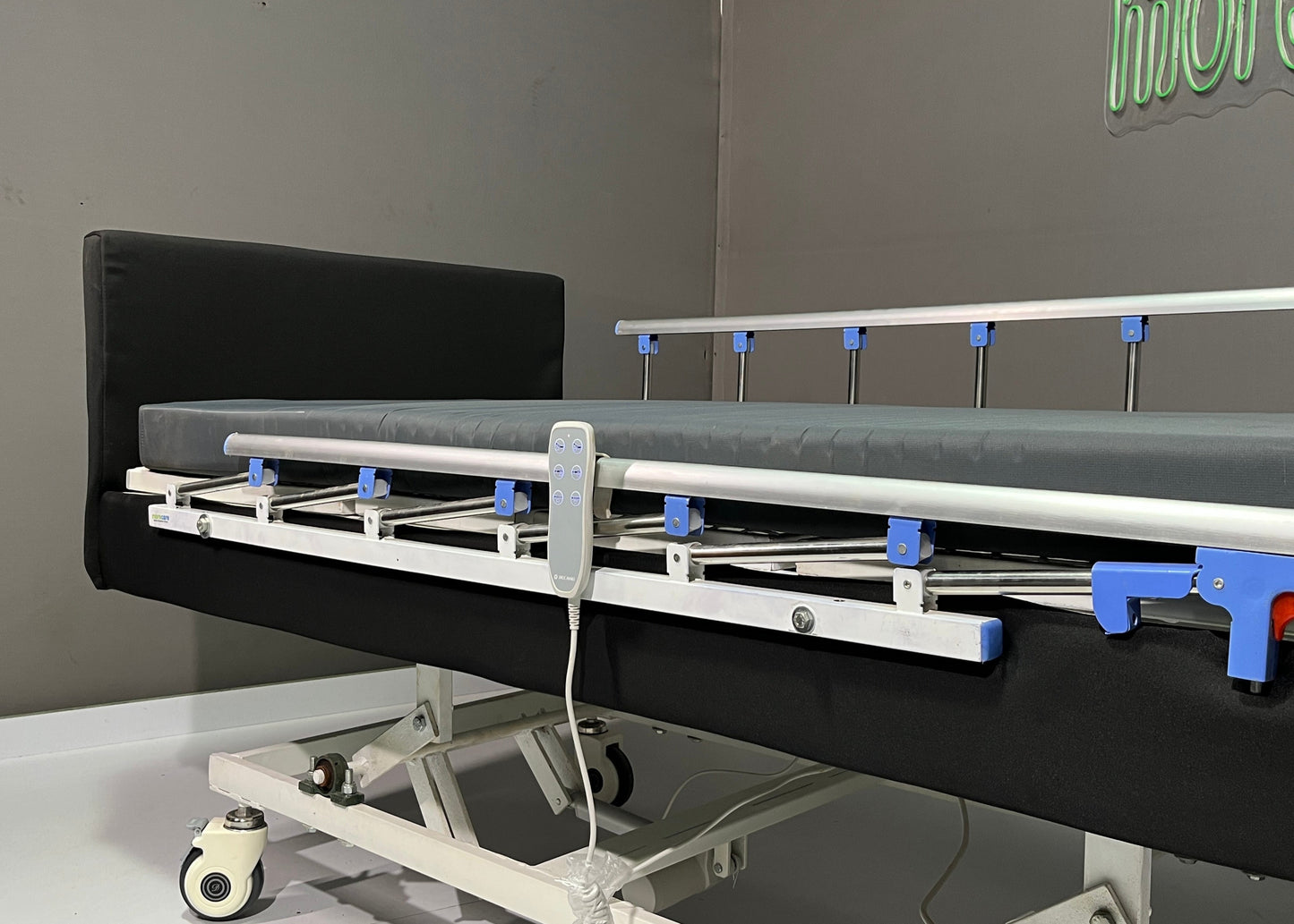 Electric Adjustable Hi Low Full Fowler Patient Bed ( Iris )