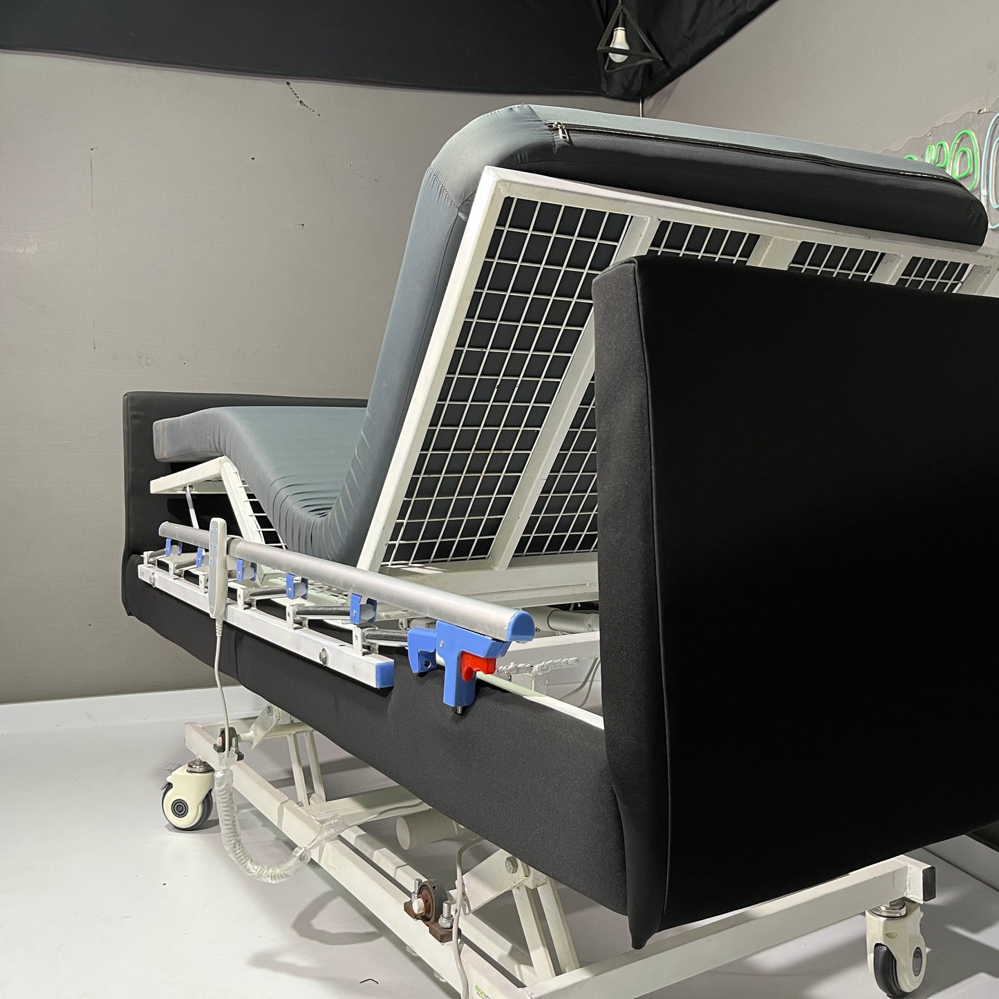 Electric Adjustable Hi Low Full Fowler Patient Bed ( Iris )