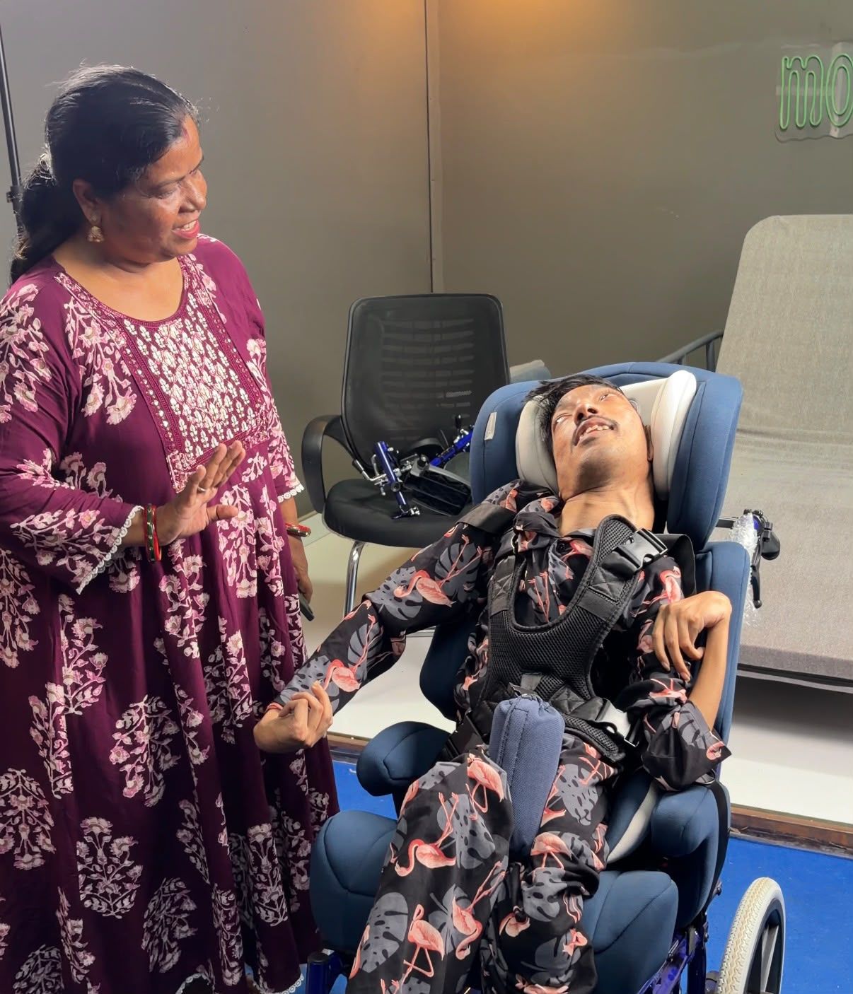 Guddu Meets His New Chair